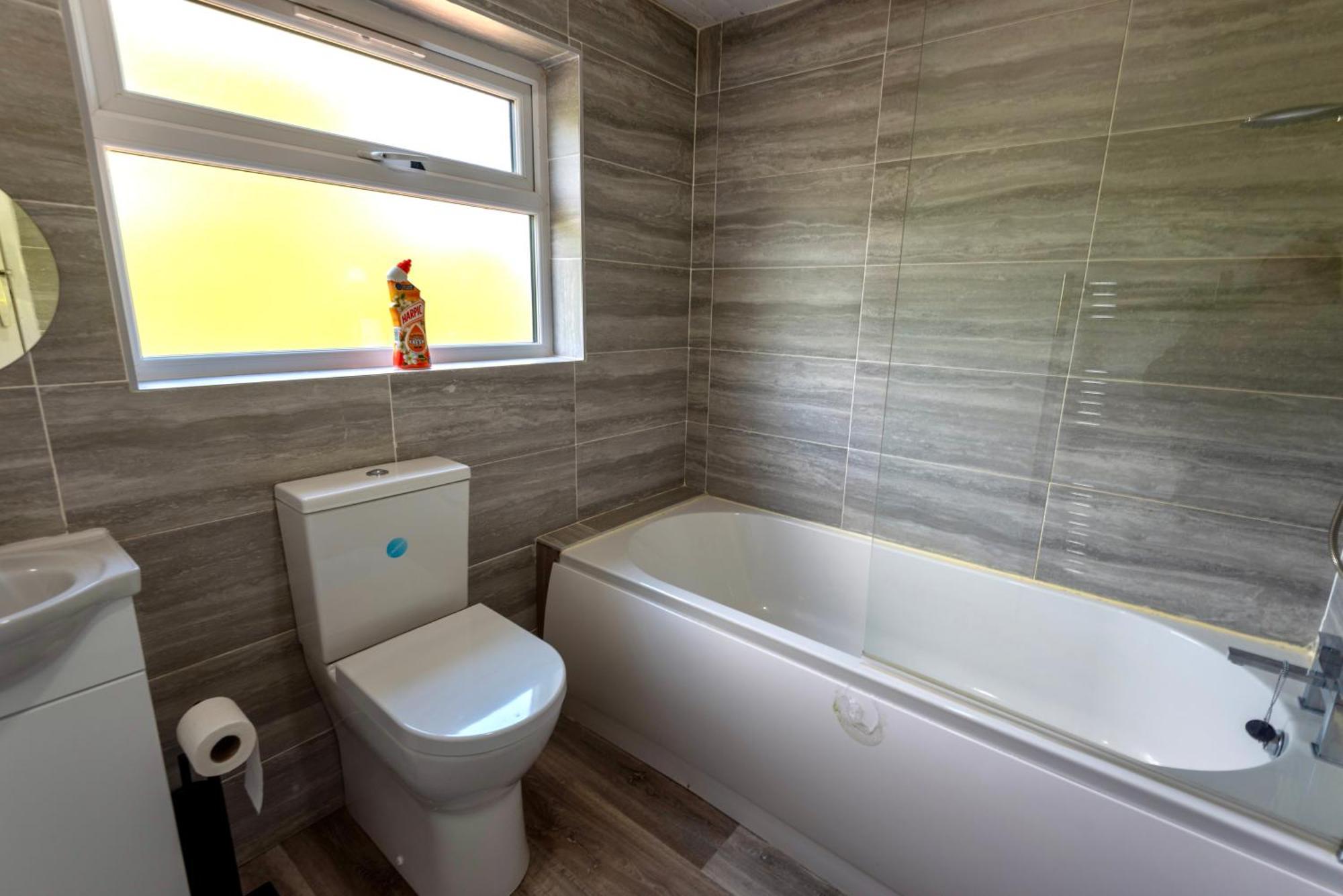 Single Room In Brand New 5 Bedroom Home BW Room 2 Solihull Exterior photo